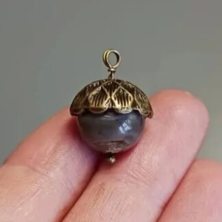 Alashan agate acorn pendant